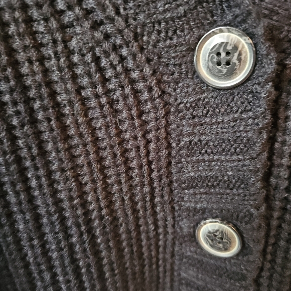 UK2LA Double V Thick Knit Button-Up Cropped Cardigan (NWOT) - Picture 4 of 6